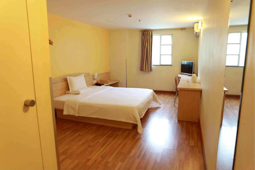 7Days Inn Zunyi Beijing Road Room photo